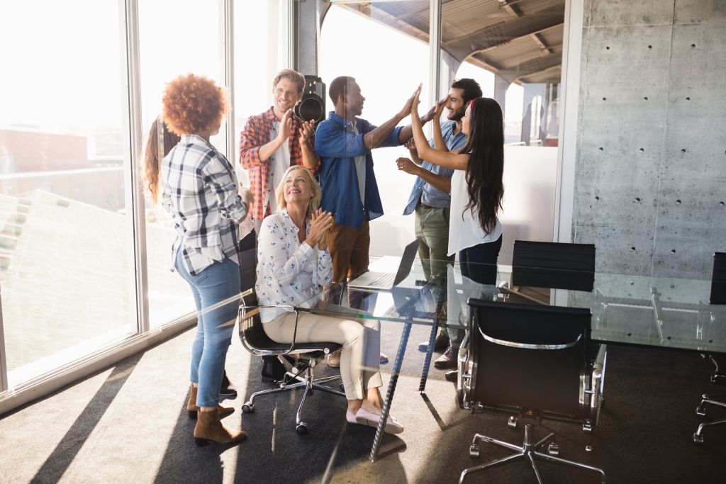 Table ronde : Experts de l'environnement de travail, Designers d'espaces, Space-planners et Analystes du Future of Work 1 interactions au travail
