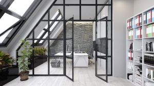 Bureau design avec une cloison vitrée une bibliothèque