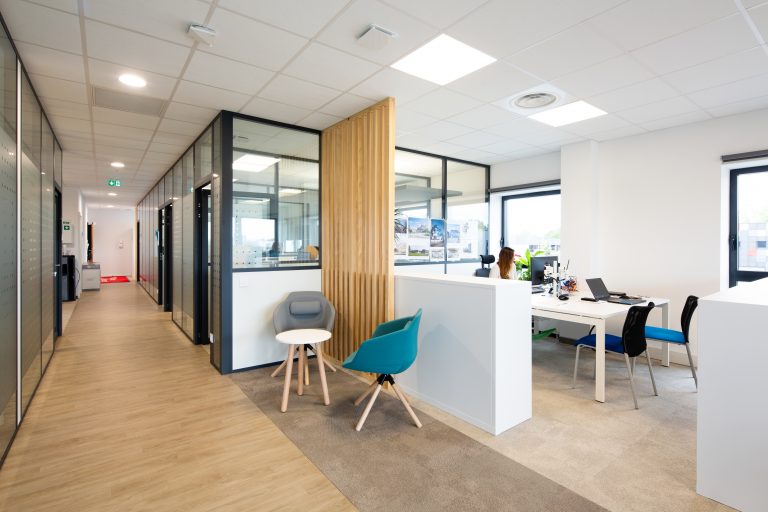 Bureaux de Groupe Qualiconsult, livrés par ADP Group, à Entzheim, septembre 2021.